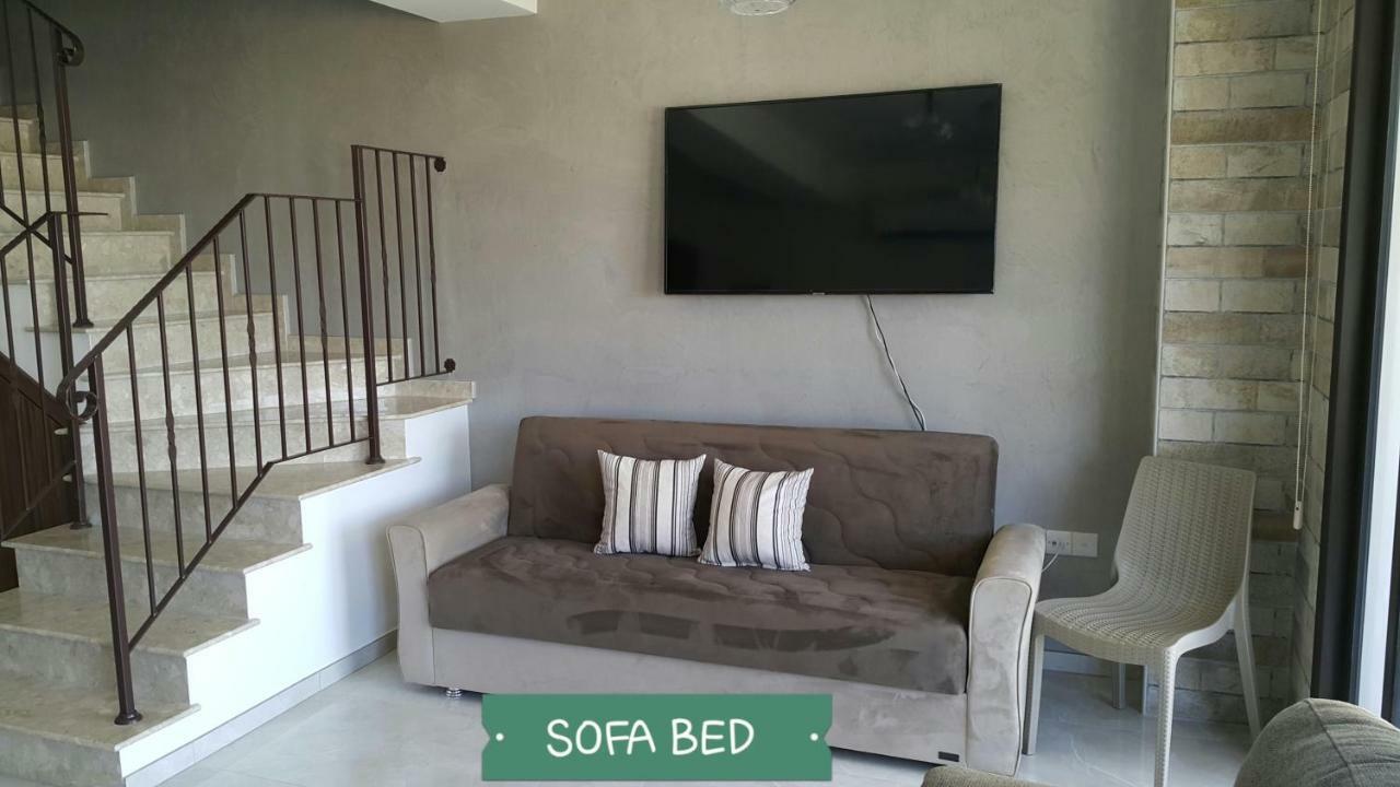 Chris'S Kyklades Holiday Apartment Paralimni Eksteriør billede