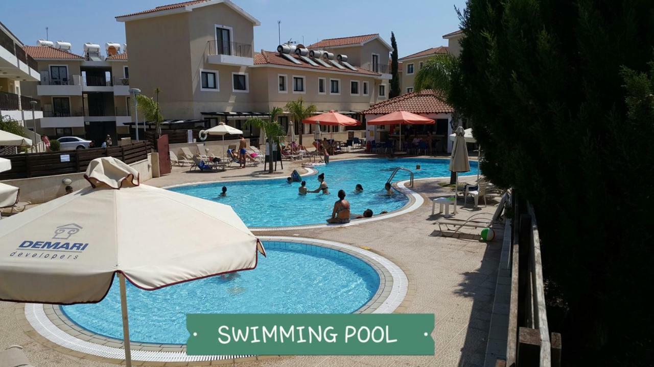 Chris'S Kyklades Holiday Apartment Paralimni Eksteriør billede